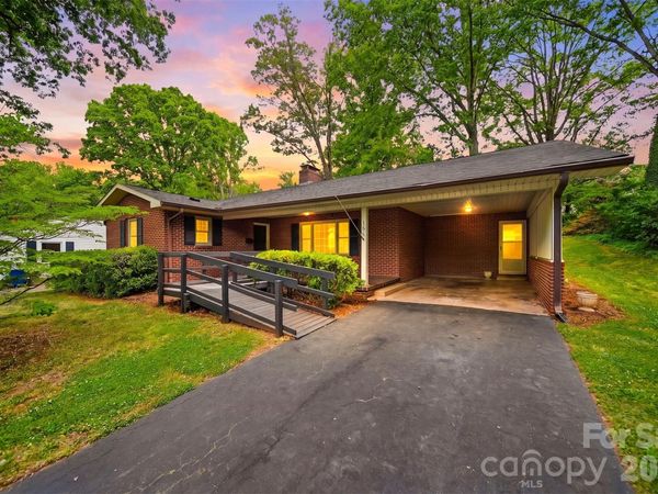 105 Ann Street , Morganton, NC 28655