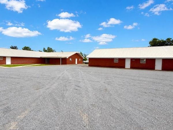 610 S Church Center, Eakly, OK 73033
