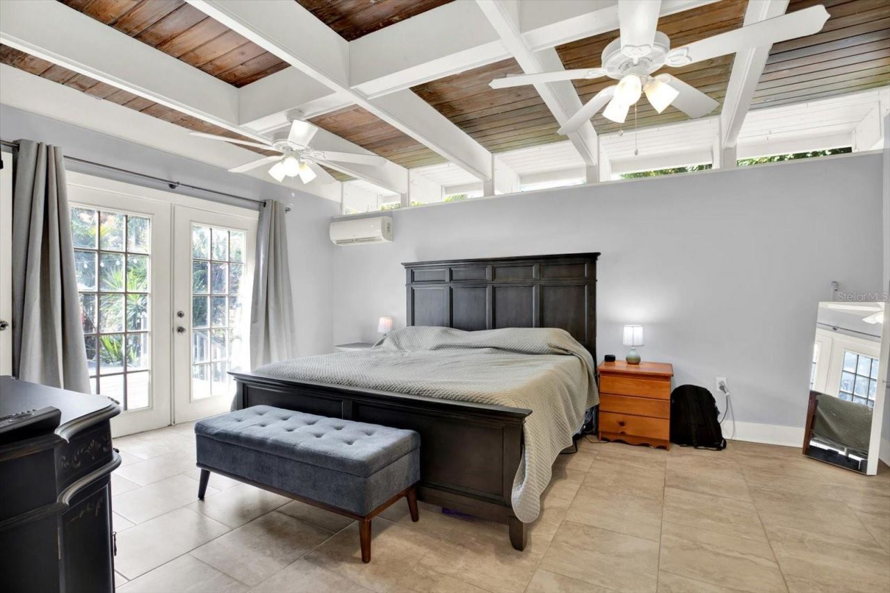 15656 1st Street E, Redington Beach, FL 33708 Photo
