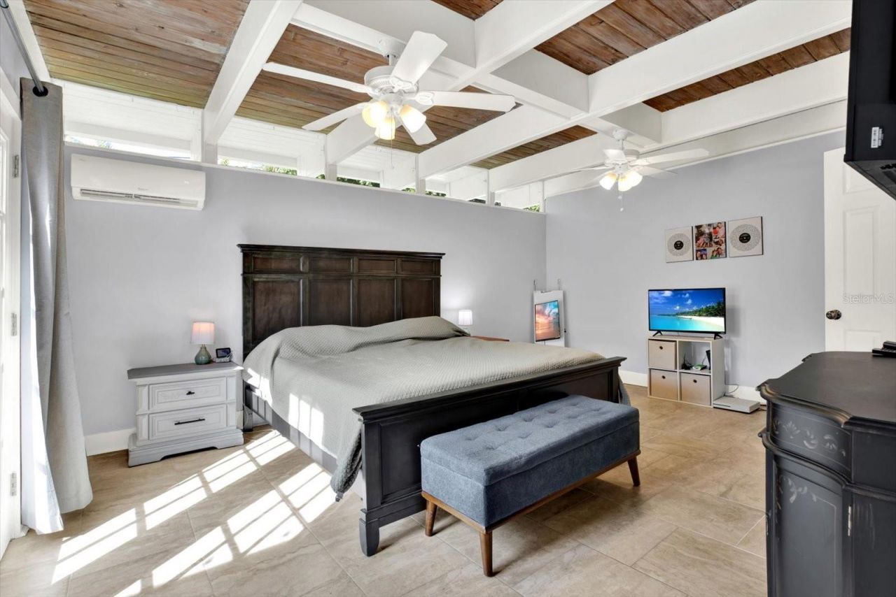 15656 1st Street E, Redington Beach, FL 33708 Photo