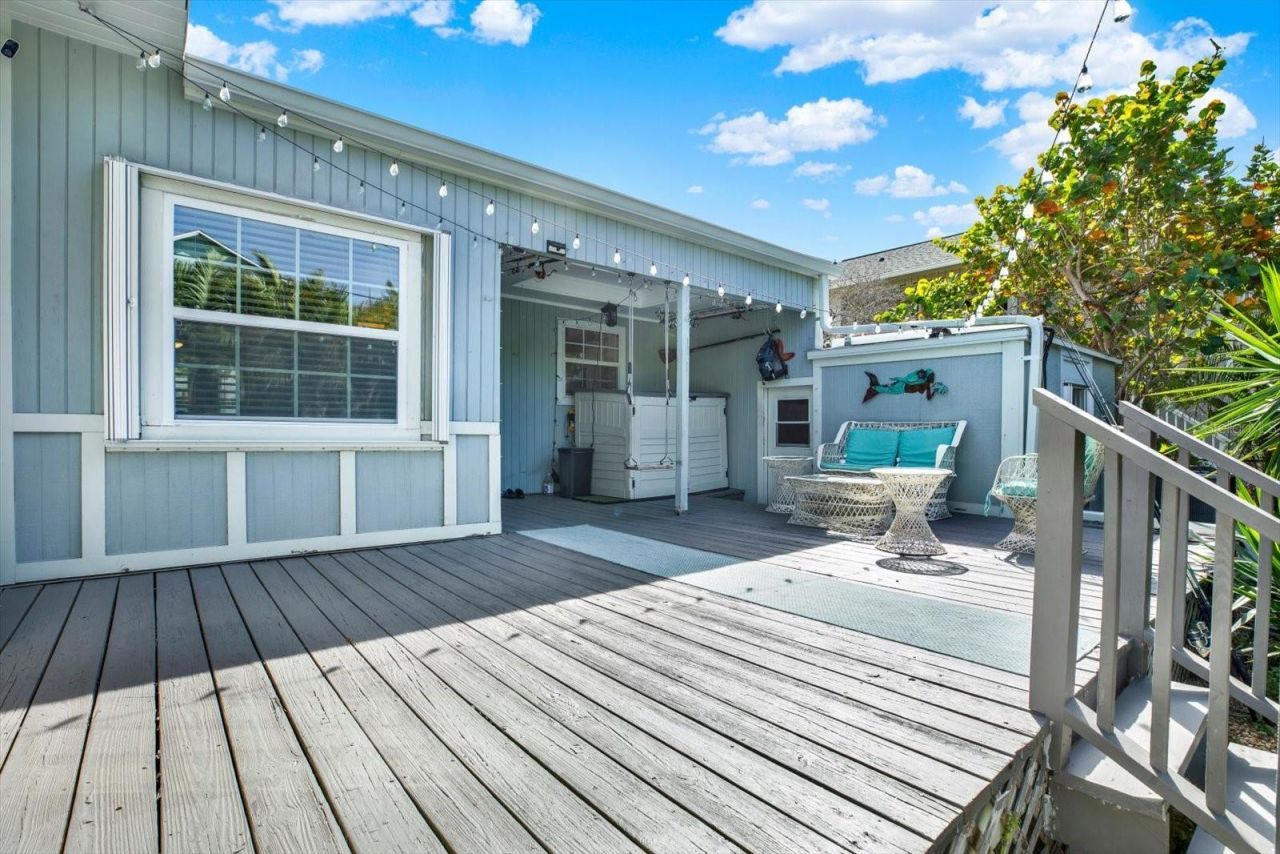 15656 1st Street E, Redington Beach, FL 33708 Photo