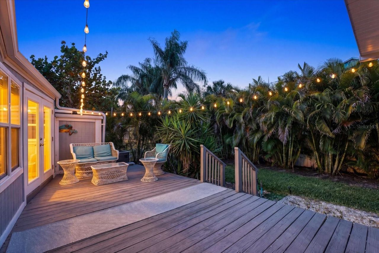 15656 1st Street E, Redington Beach, FL 33708 Photo