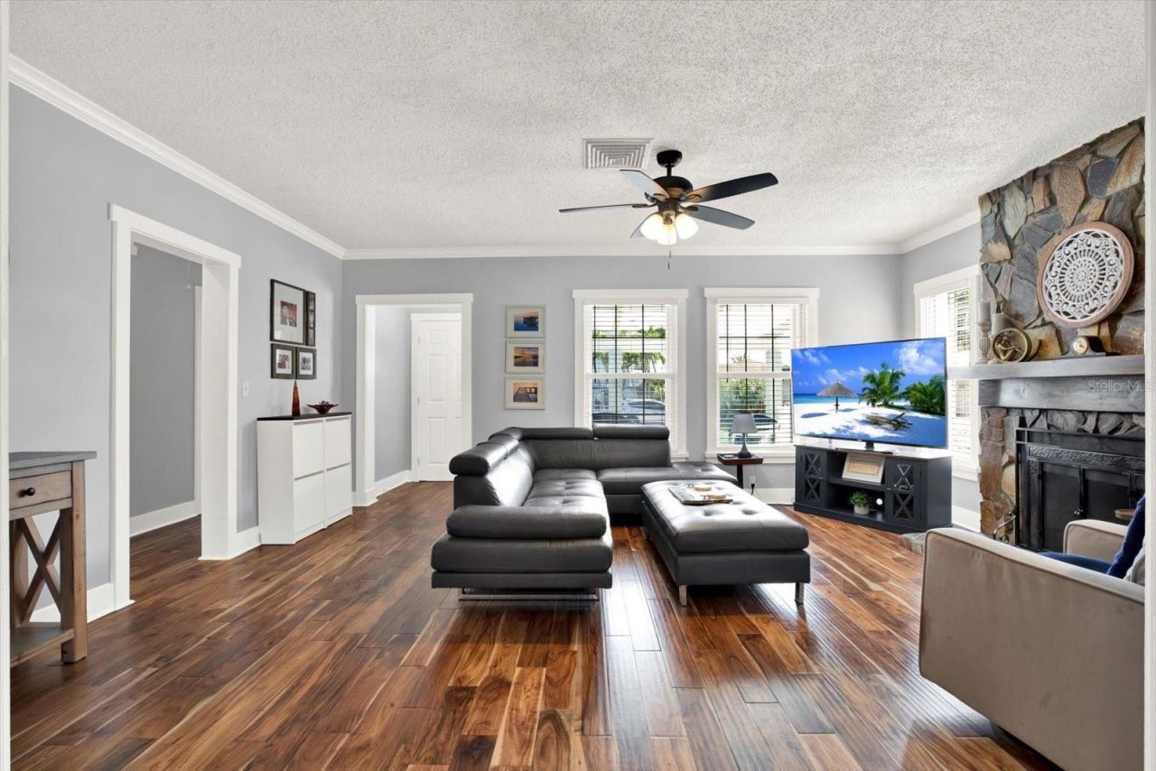 15656 1st Street E, Redington Beach, FL 33708 Photo