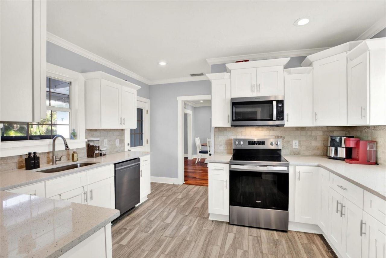 15656 1st Street E, Redington Beach, FL 33708 Photo