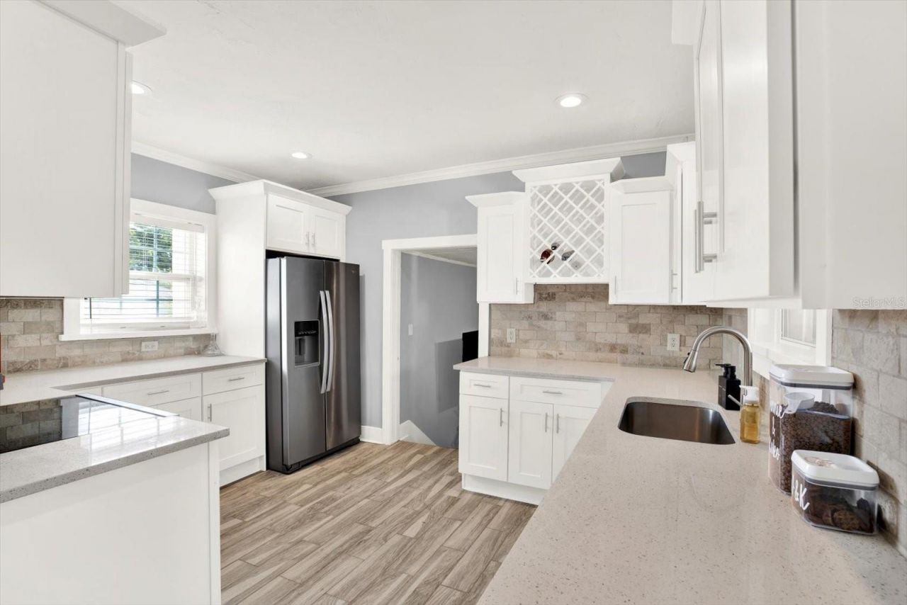 15656 1st Street E, Redington Beach, FL 33708 Photo