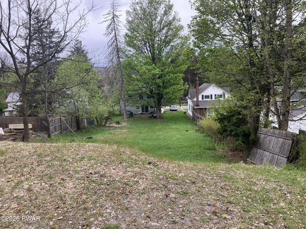 Highland Street , Hawley, PA 18428