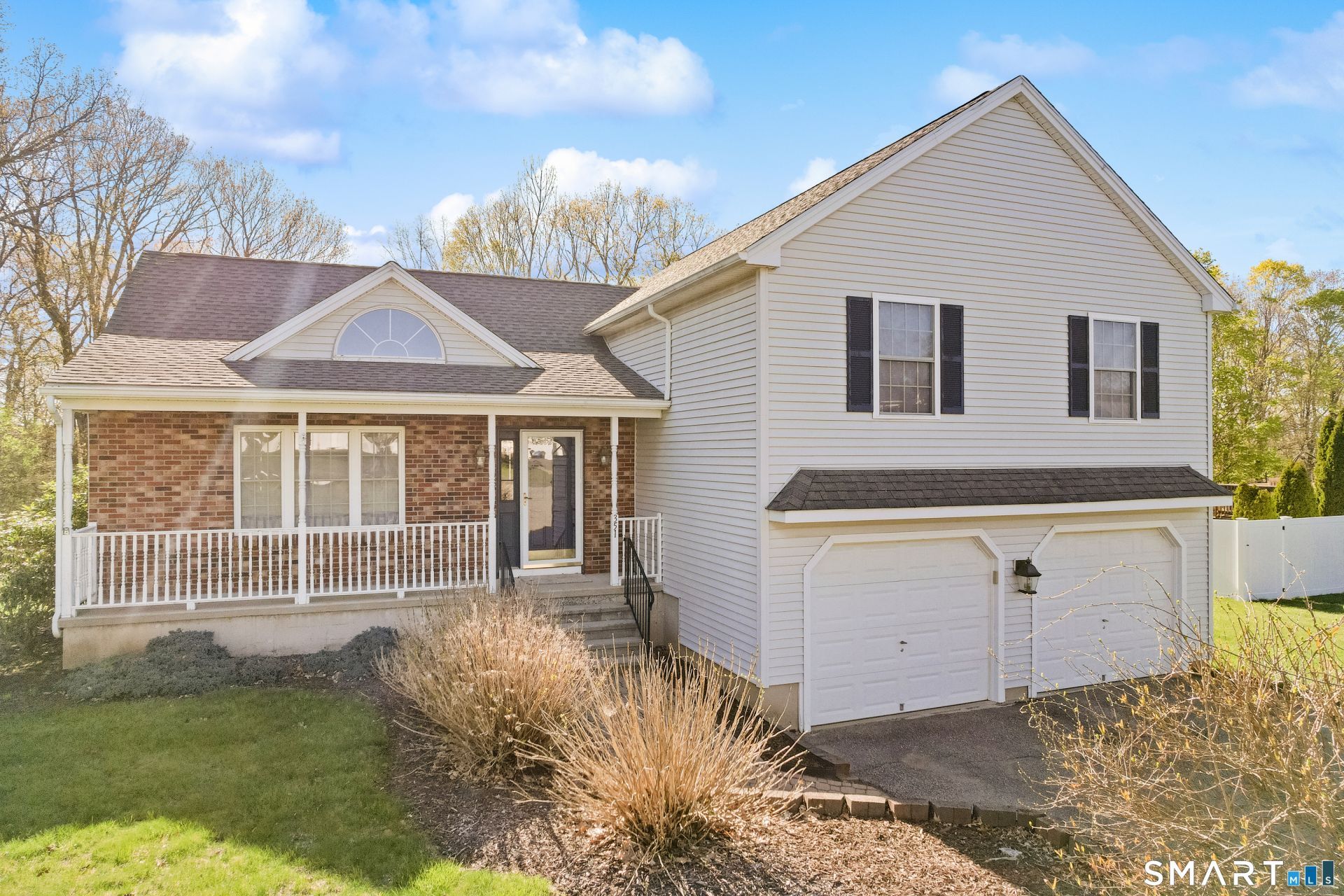 351 D Welton, Thomaston, CT 06787 Main Photo