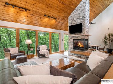 1606 Camp Gifford Road, Bellevue, NE 68005
