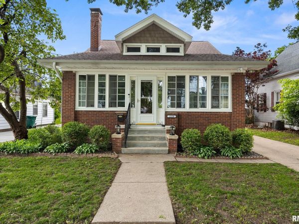 2228 W MOSS Avenue, West Peoria, IL 61604