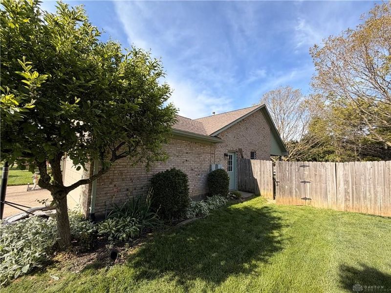 363 Winterset Drive, Englewood, OH 45322 Photo 9