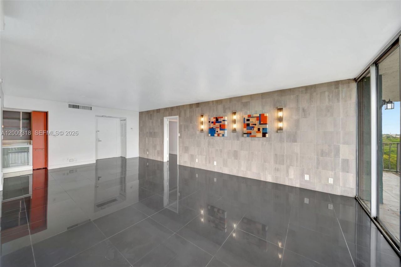 780 NE 69th St , Unit N808, Miami, FL 33138 Photo