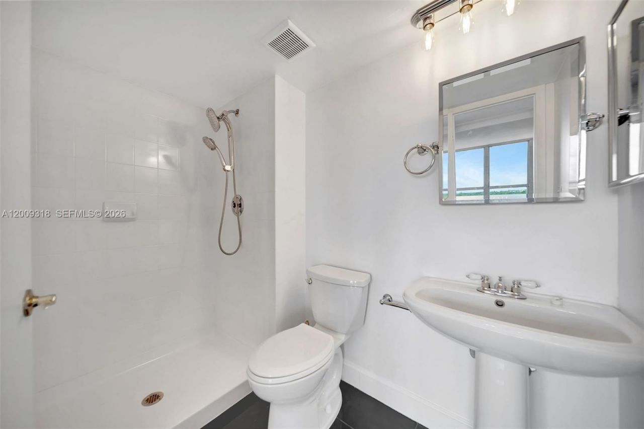 780 NE 69th St , Unit N808, Miami, FL 33138 Photo