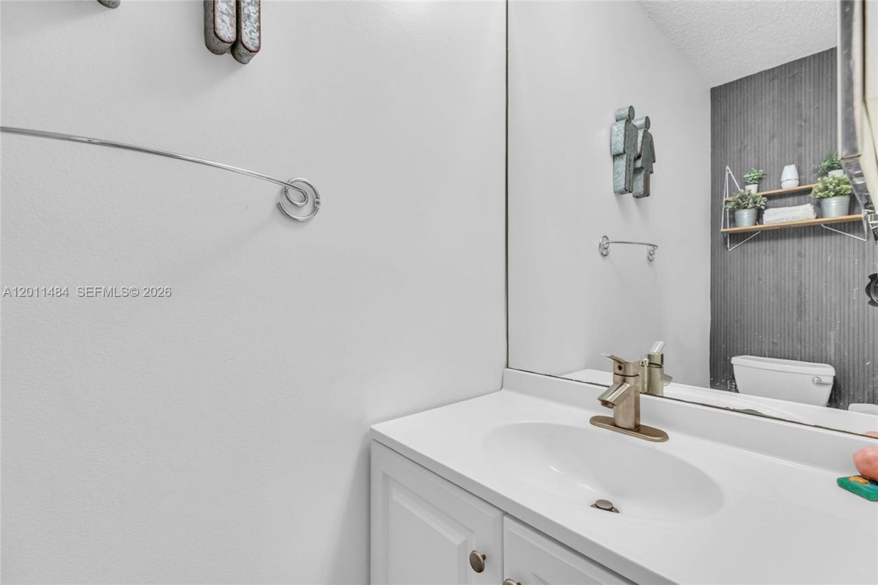 7874 NW 7th Ct, Plantation, FL 33324 Photo