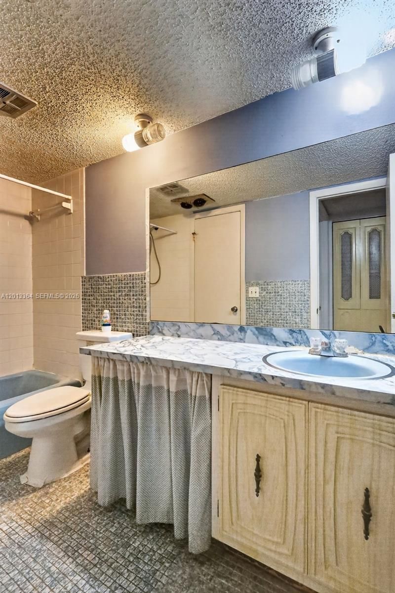 2040 NW 81st Ave , Unit 122, Pembroke Pines, FL 33024 Photo