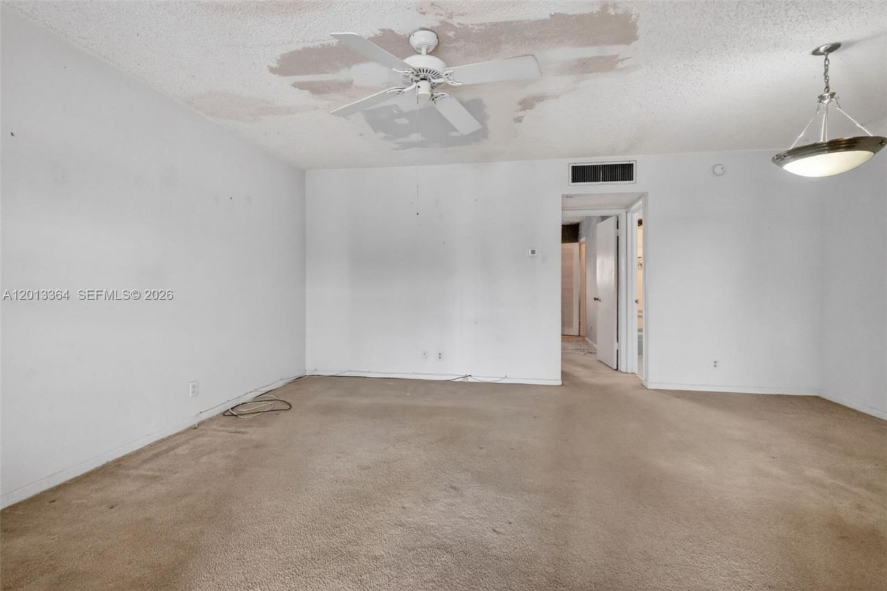 2040 NW 81st Ave , Unit 122, Pembroke Pines, FL 33024 Photo