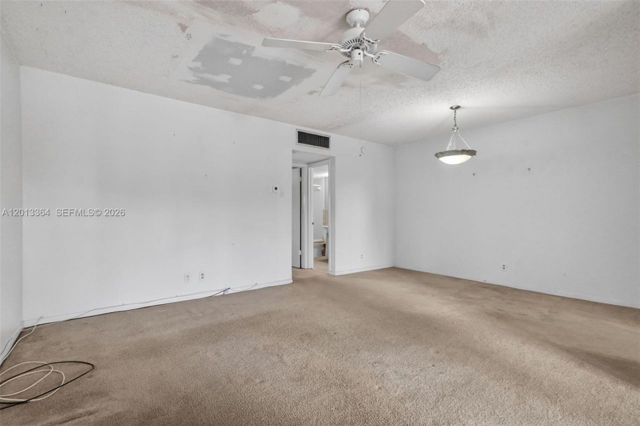2040 NW 81st Ave , Unit 122, Pembroke Pines, FL 33024 Photo
