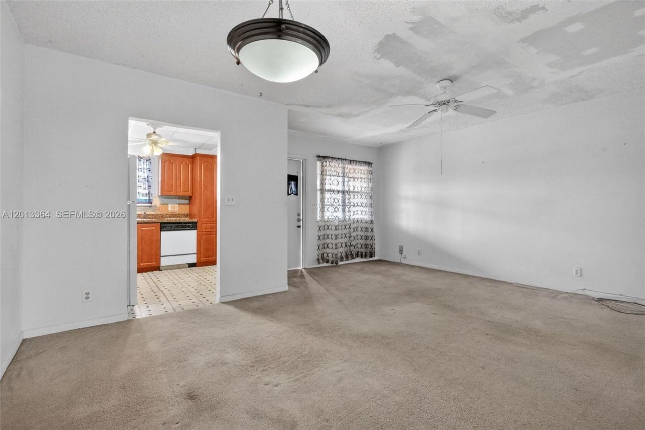 2040 NW 81st Ave , Unit 122, Pembroke Pines, FL 33024 Photo