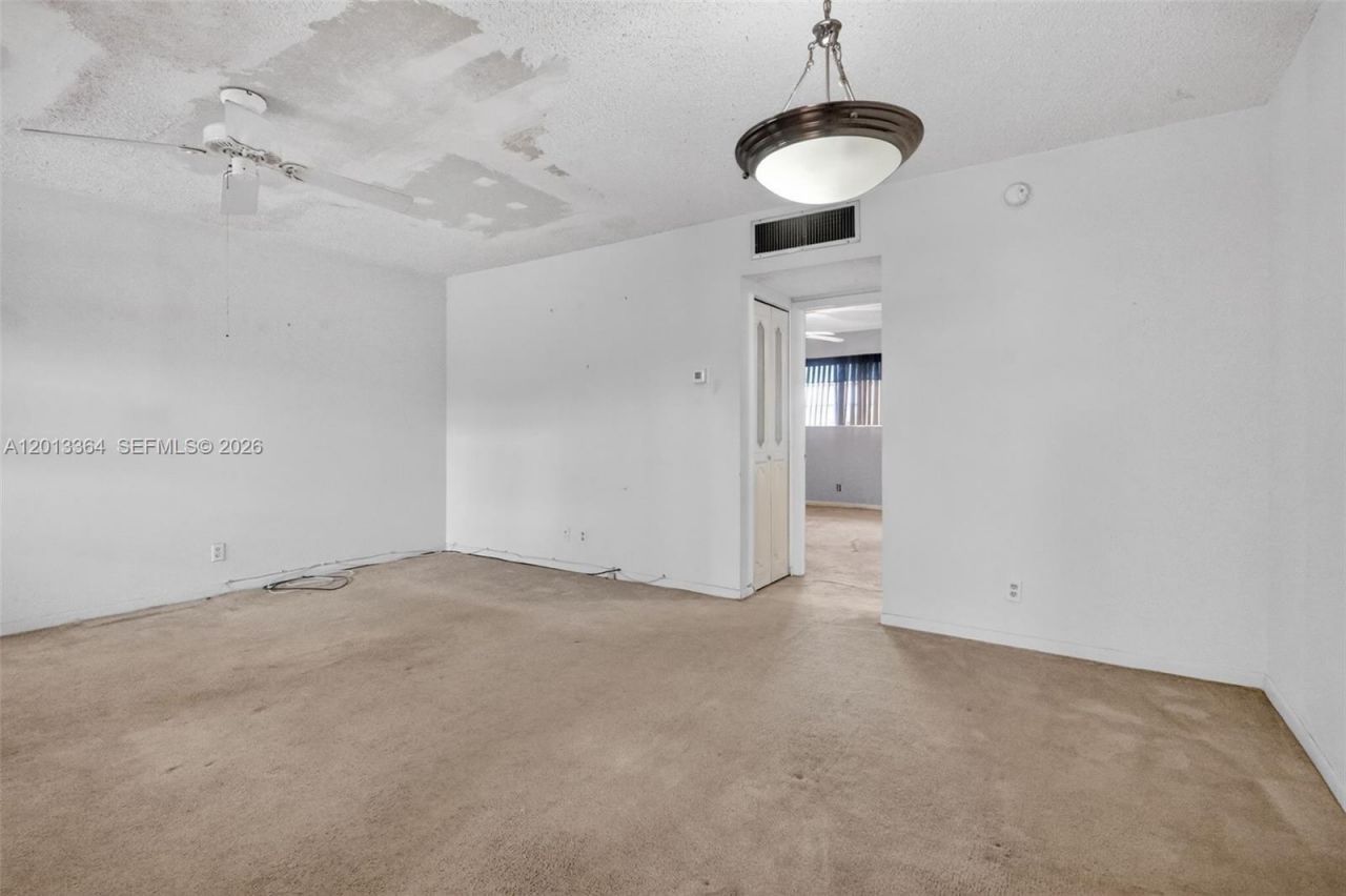 2040 NW 81st Ave , Unit 122, Pembroke Pines, FL 33024 Photo