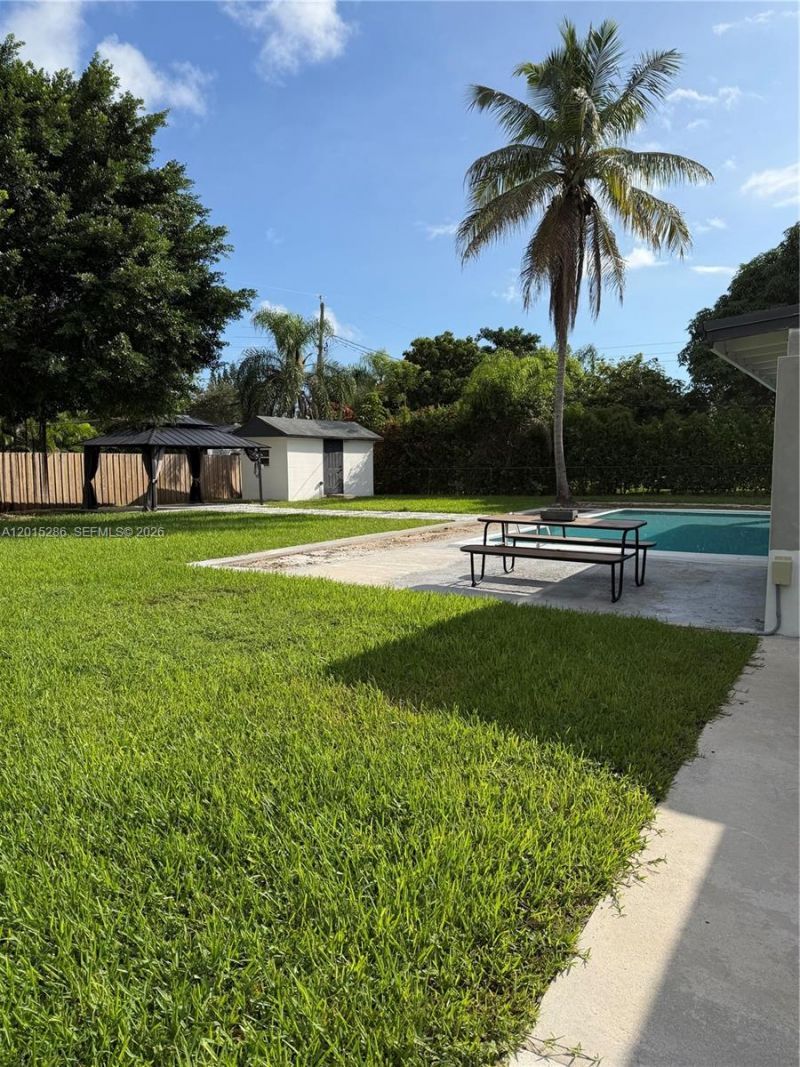 7425 SW 118th St, Pinecrest, FL 33156 Photo