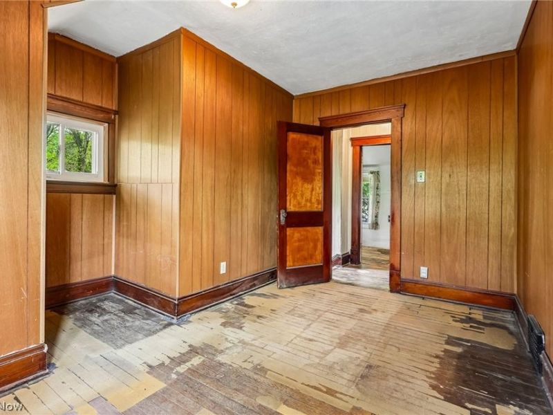 549 Parkdale Drive, Akron, OH 44307 Photo 18