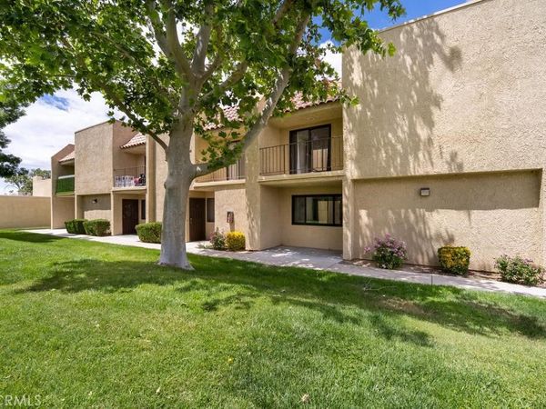 44200 Kingtree, Unit 16, Lancaster, CA 93534