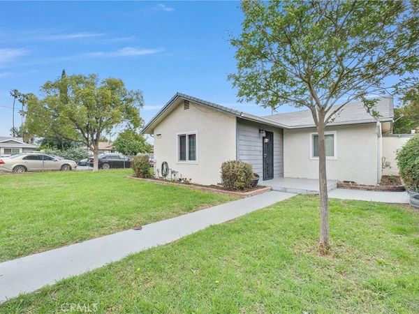 4997 Hollyhock, Riverside, CA 92505