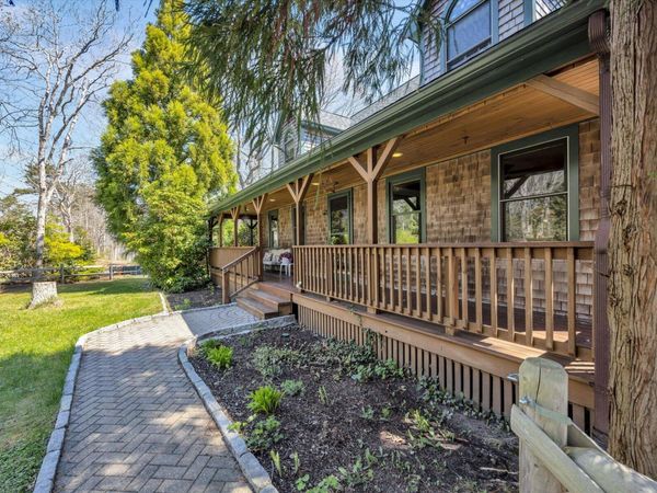 34 Hilltop Drive, Sagamore, MA 02561