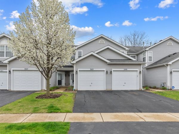 303 Glen Leven Court , Unit 303, Schaumburg, IL 60194