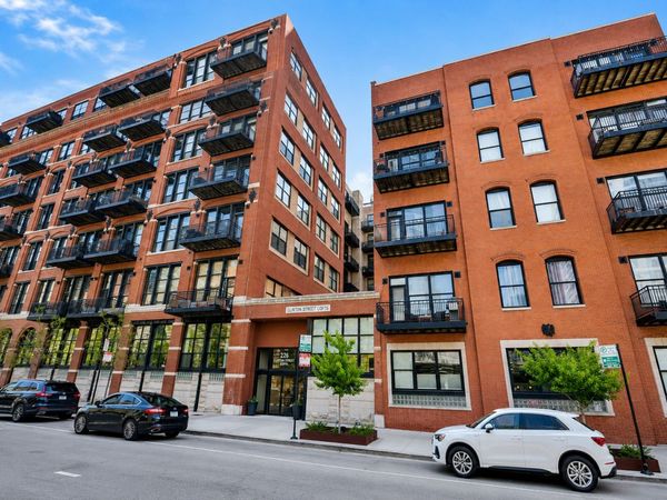 226 N Clinton Street , Unit 721, Chicago, IL 60661