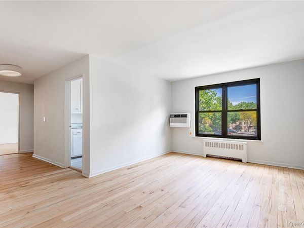 9 Terrace Circle, Unit 2C, Great Neck, NY 11021