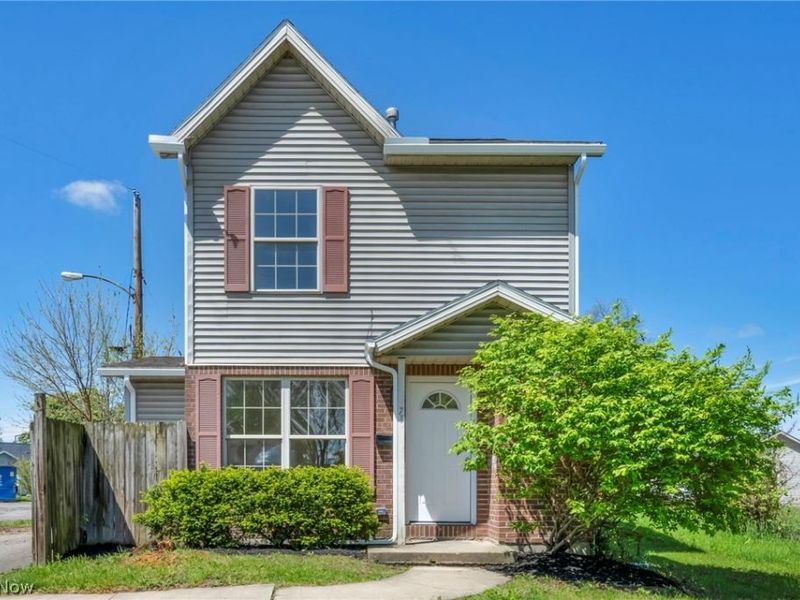 71 Chestnut Street, Elyria, OH 44035 Photo 2