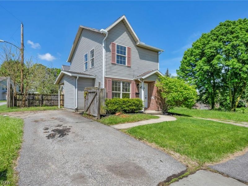 71 Chestnut Street, Elyria, OH 44035 Photo 3