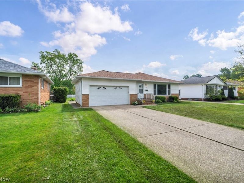 1299 Jackie Lane, Mayfield Heights, OH 44124 Photo 4