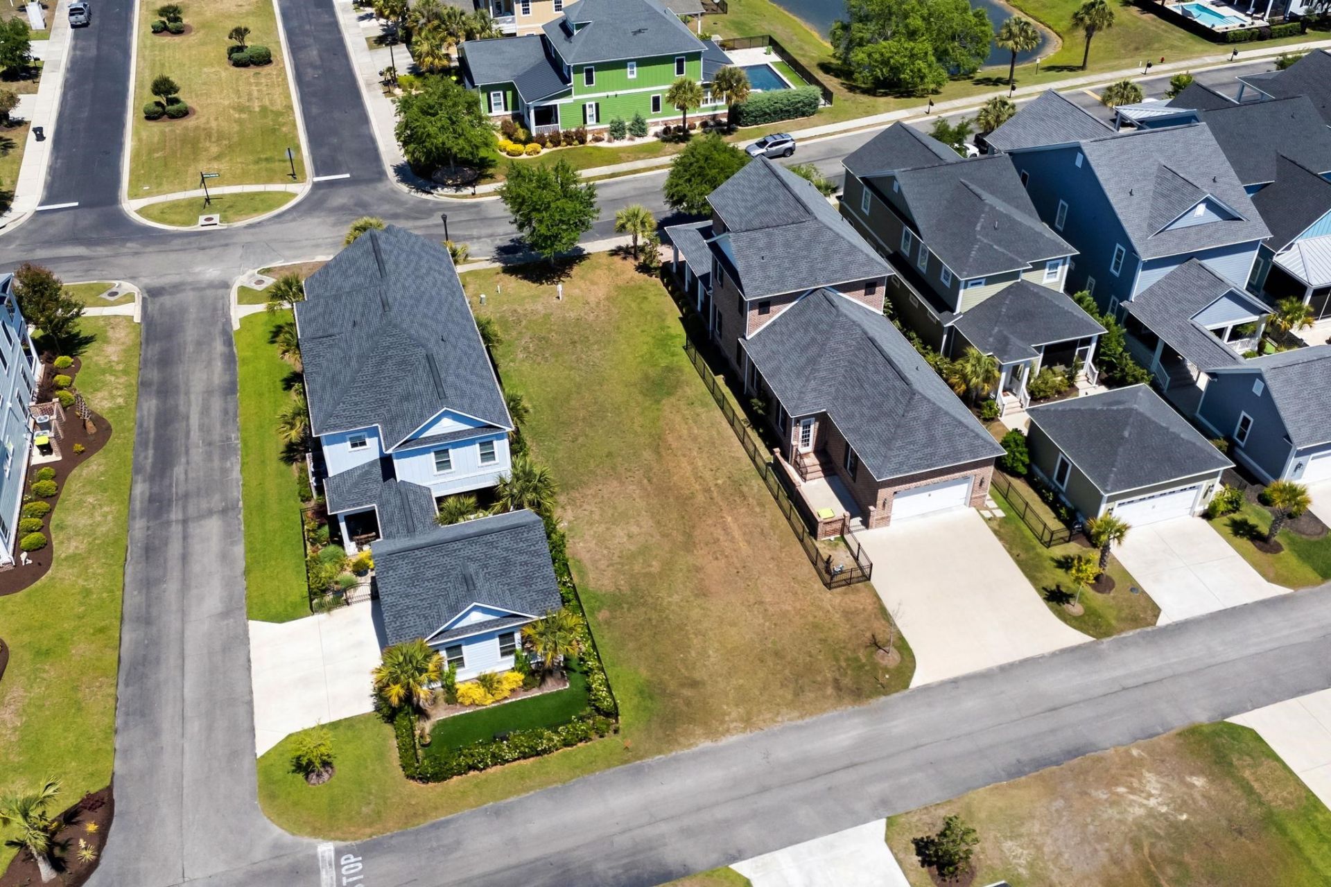 748 Crystal Water Way  Photo 28