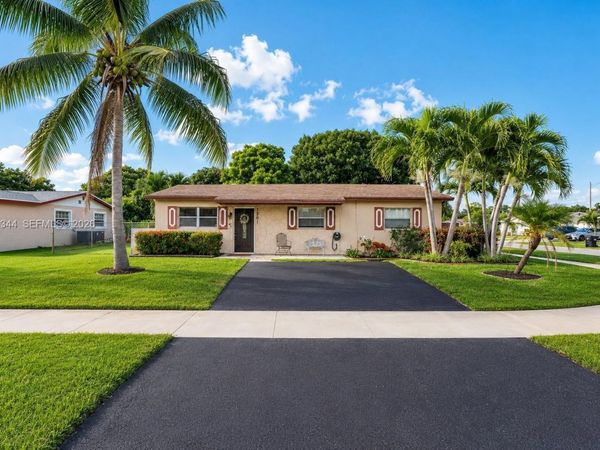7201 SW 4th St , North Lauderdale, FL 33068