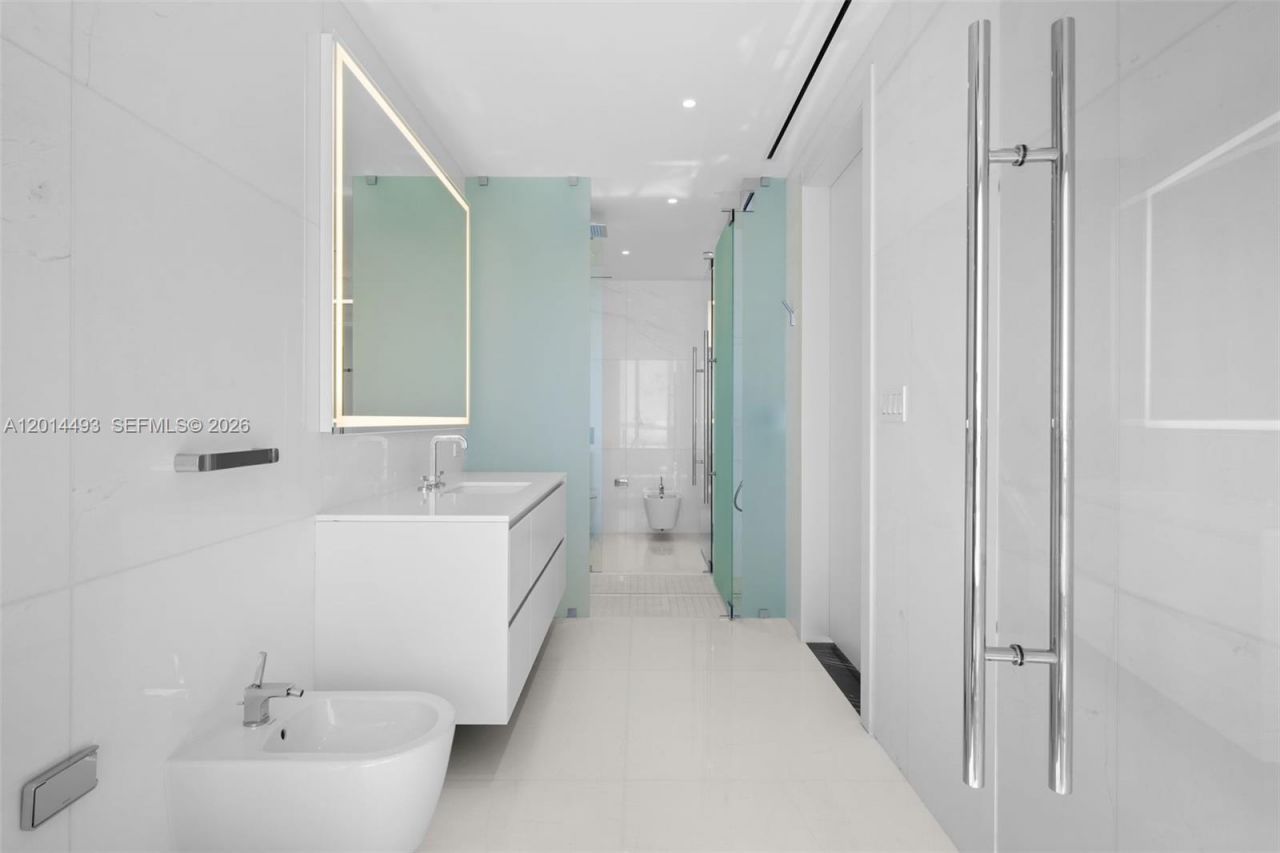 300 Biscayne Blvd Way, Unit 3801, Miami, FL 33131 Photo