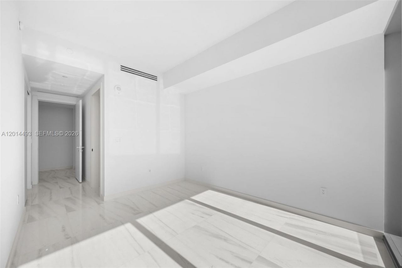 300 Biscayne Blvd Way, Unit 3801, Miami, FL 33131 Photo