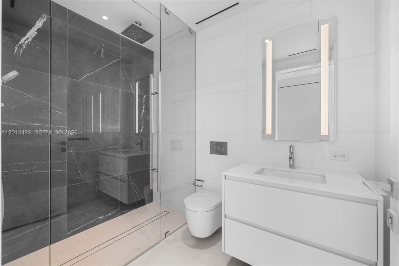 300 Biscayne Blvd Way, Unit 3801, Miami, FL 33131 Photo