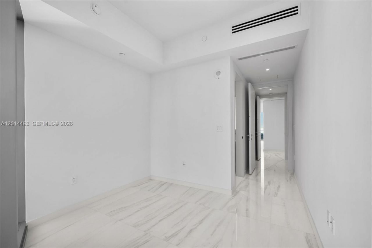300 Biscayne Blvd Way, Unit 3801, Miami, FL 33131 Photo