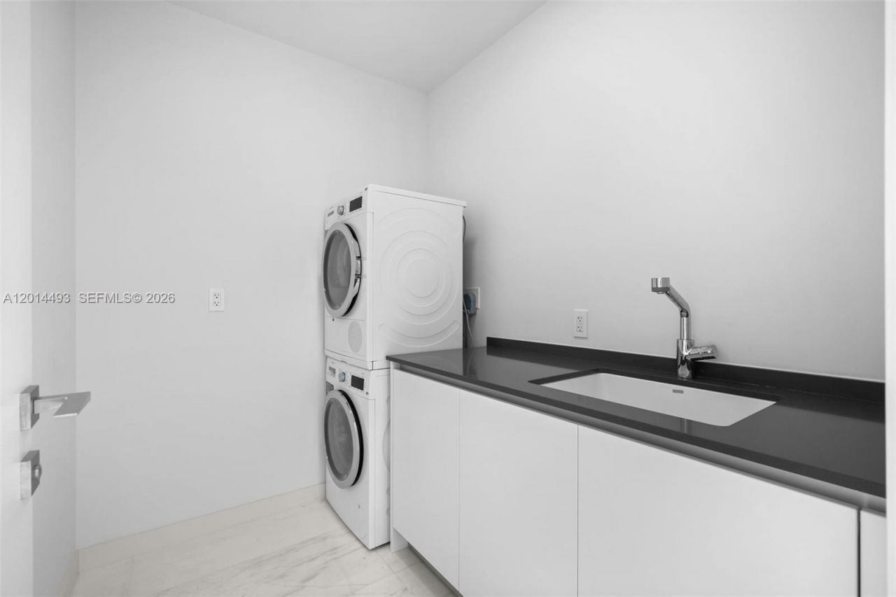 300 Biscayne Blvd Way, Unit 3801, Miami, FL 33131 Photo