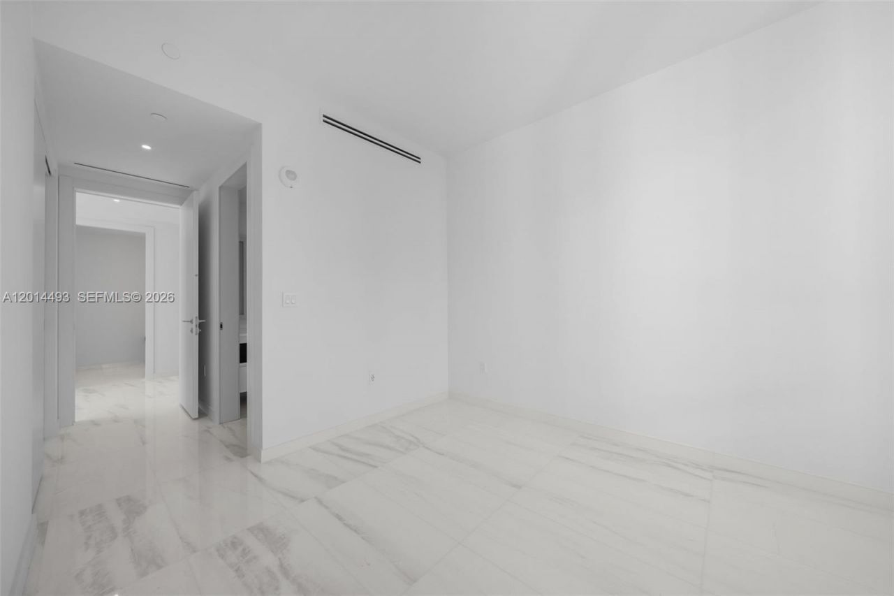 300 Biscayne Blvd Way, Unit 3801, Miami, FL 33131 Photo