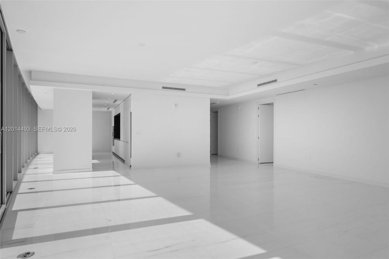300 Biscayne Blvd Way, Unit 3801, Miami, FL 33131 Photo