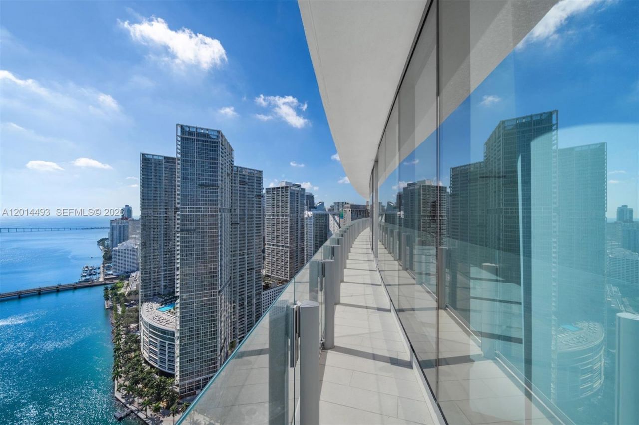 300 Biscayne Blvd Way, Unit 3801, Miami, FL 33131 Photo