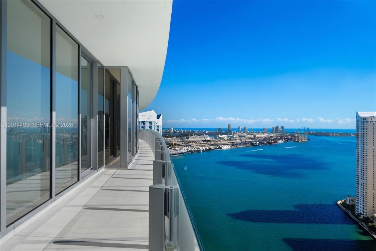 300 Biscayne Blvd Way, Unit 3801, Miami, FL 33131 Photo