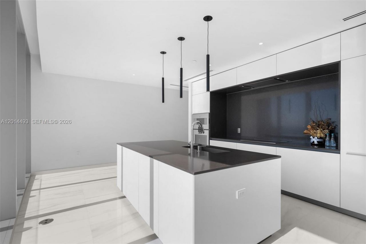 300 Biscayne Blvd Way, Unit 3801, Miami, FL 33131 Photo