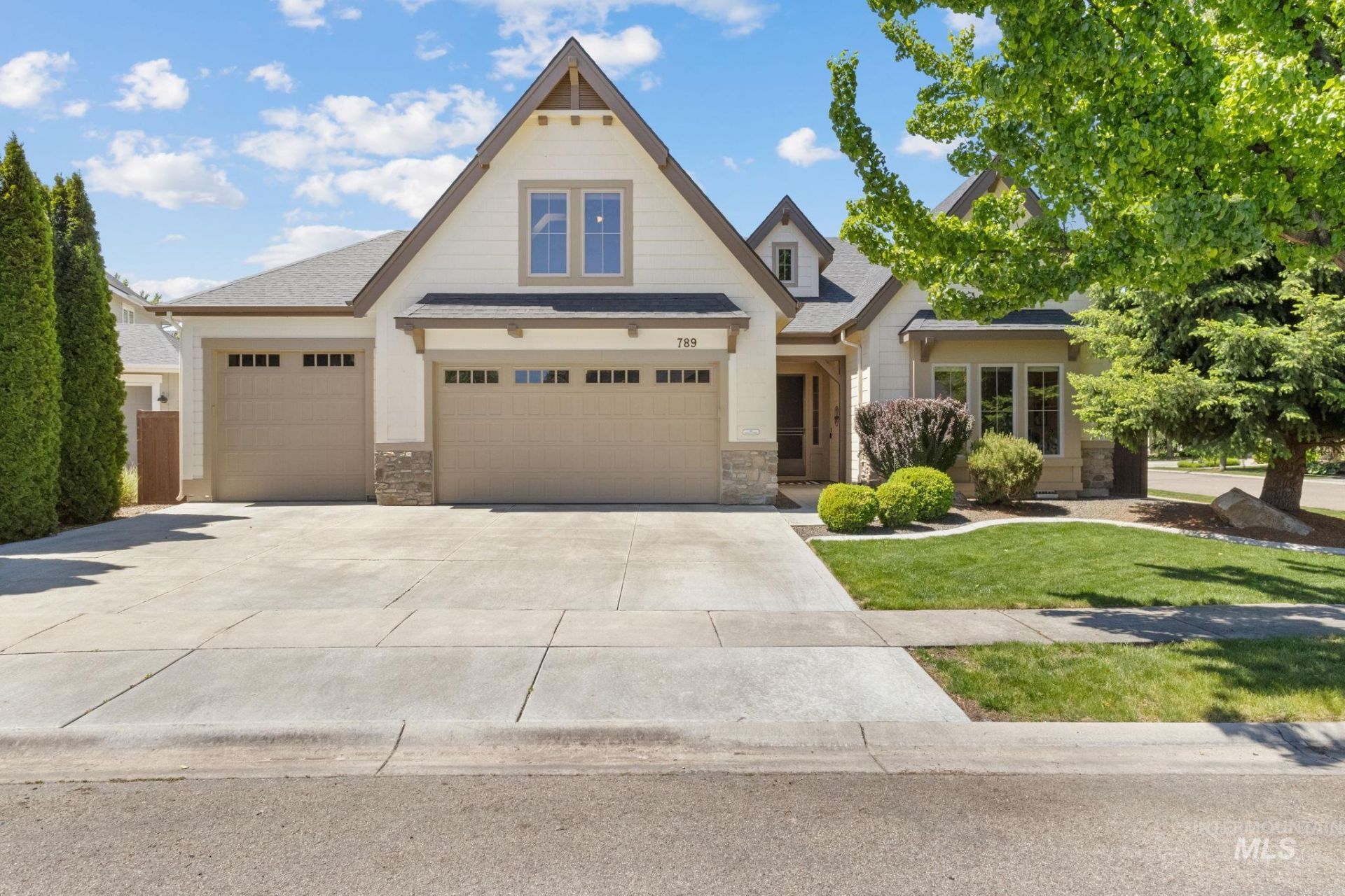 789 W Crosby Dr, Meridian, ID 83646 Main Photo