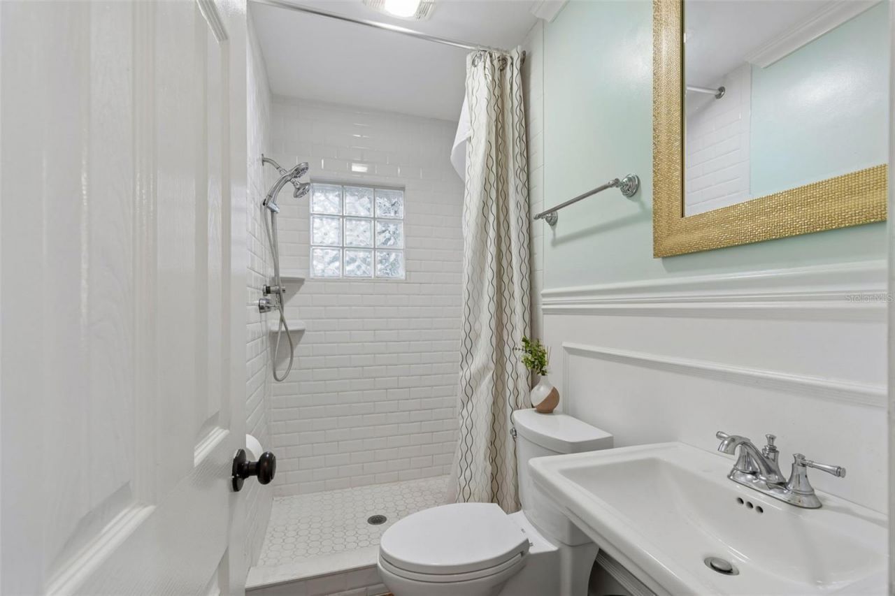 2790 Pinellas Point Drive S, Saint Petersburg, FL 33712 Photo