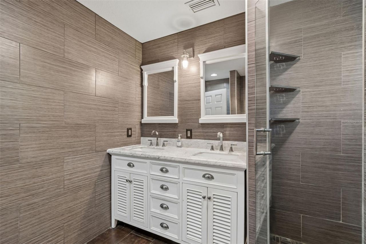 2790 Pinellas Point Drive S, Saint Petersburg, FL 33712 Photo
