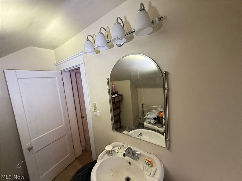 4107 E 146th Street, Cleveland, OH 44128 Photo 15