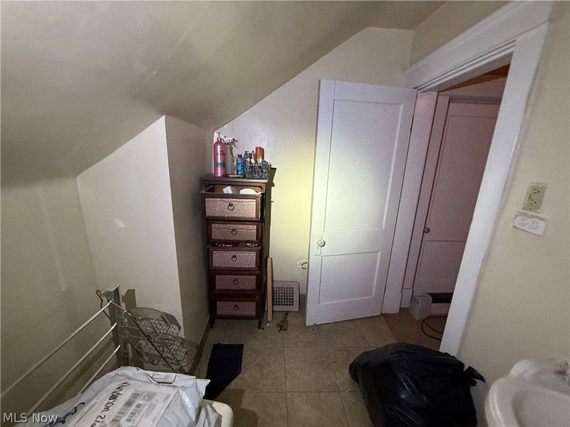 4107 E 146th Street, Cleveland, OH 44128 Photo 16